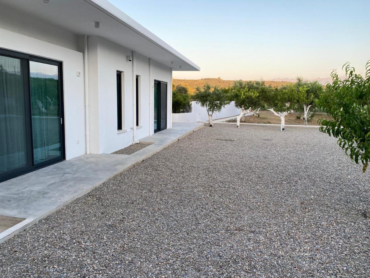 Lefko Apartments ตาวโรไนติส ภายนอก รูปภาพ